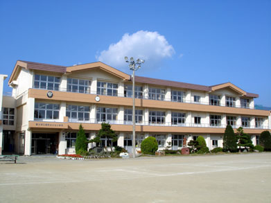 小立小学校　外観