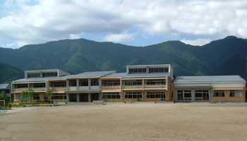 勝山小学校　外観